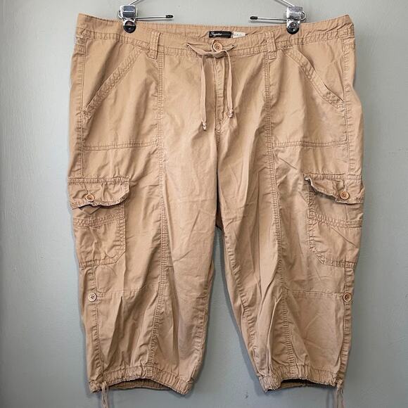 Cargo Bermuda Shorts Plus Size 22W Khaki Crop Pants Capris Utility Outdoors Y2K - Picture 1 of 10